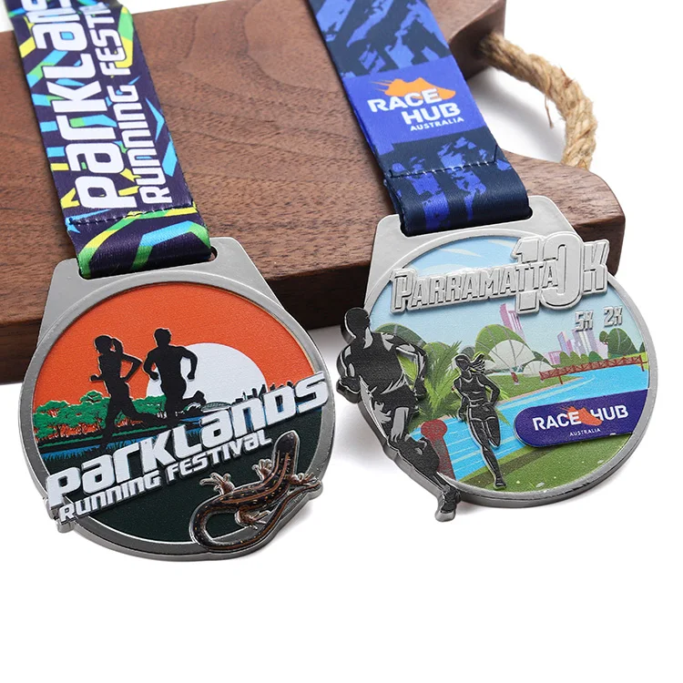 Wholesale Zinc Alloy Award Medals Metal Craft Silver Color Spray Medal Marathon 3D Runner 10k Run Running Medals for Competition