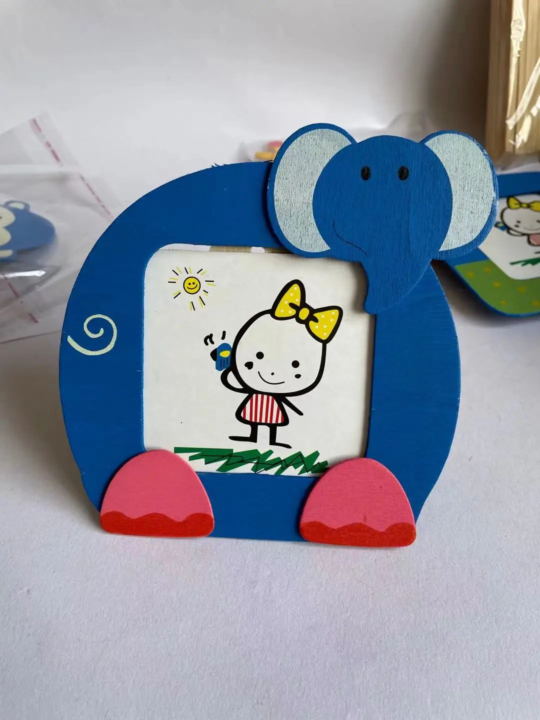 Lovely  Animal tortoise shape wood photo frames supplier