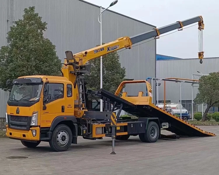 HOWO Rollback Trailers Are Equipped With Cranes Trailers That Can Tow, Pull and Lift Malfunctioning Vehicles