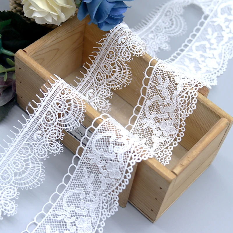 Factory wholesale white lace 100% polyester fashion elegance Water soluble lace for garment