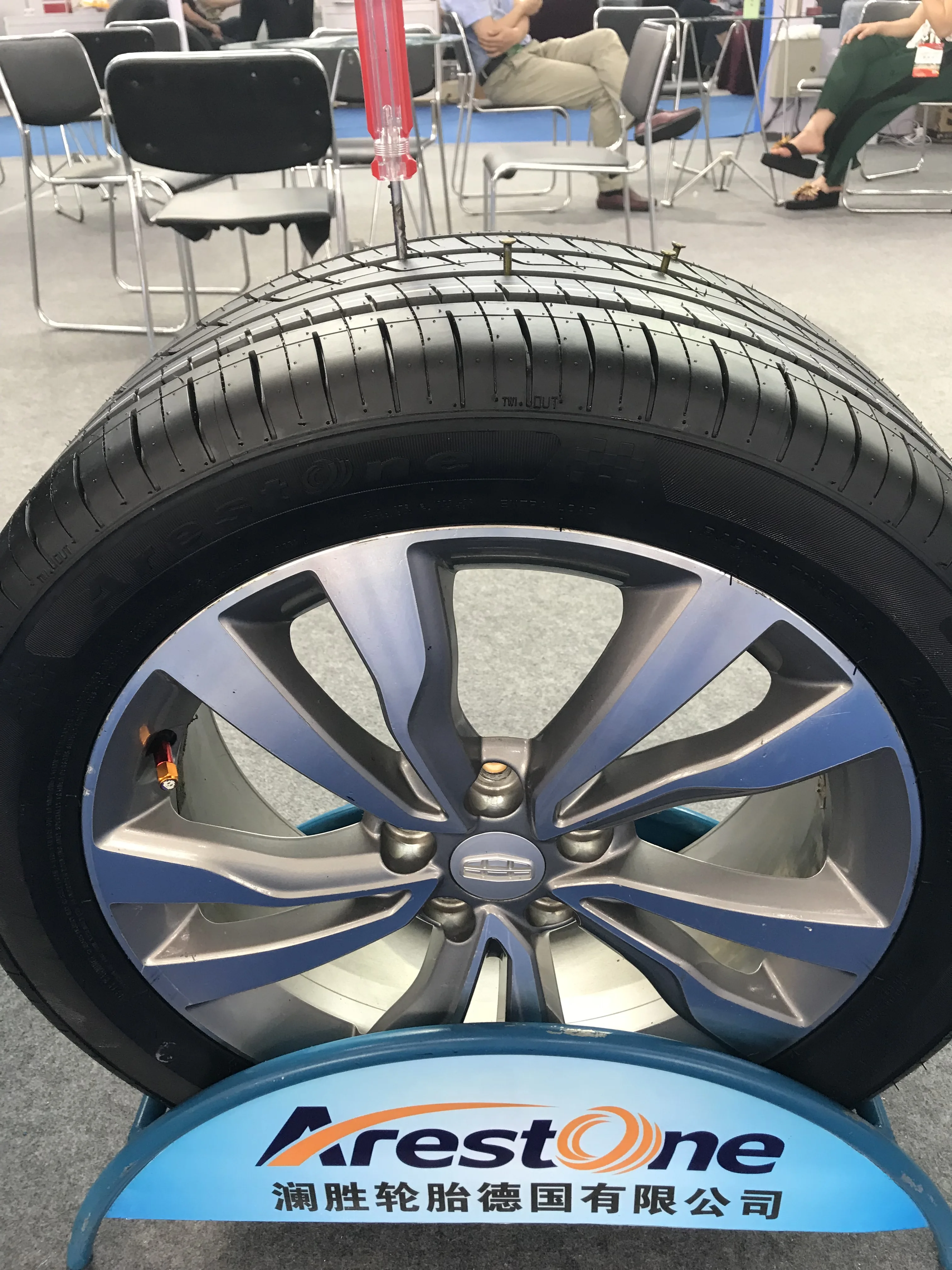 Puncture proof Tyre 205/55r16 for cars