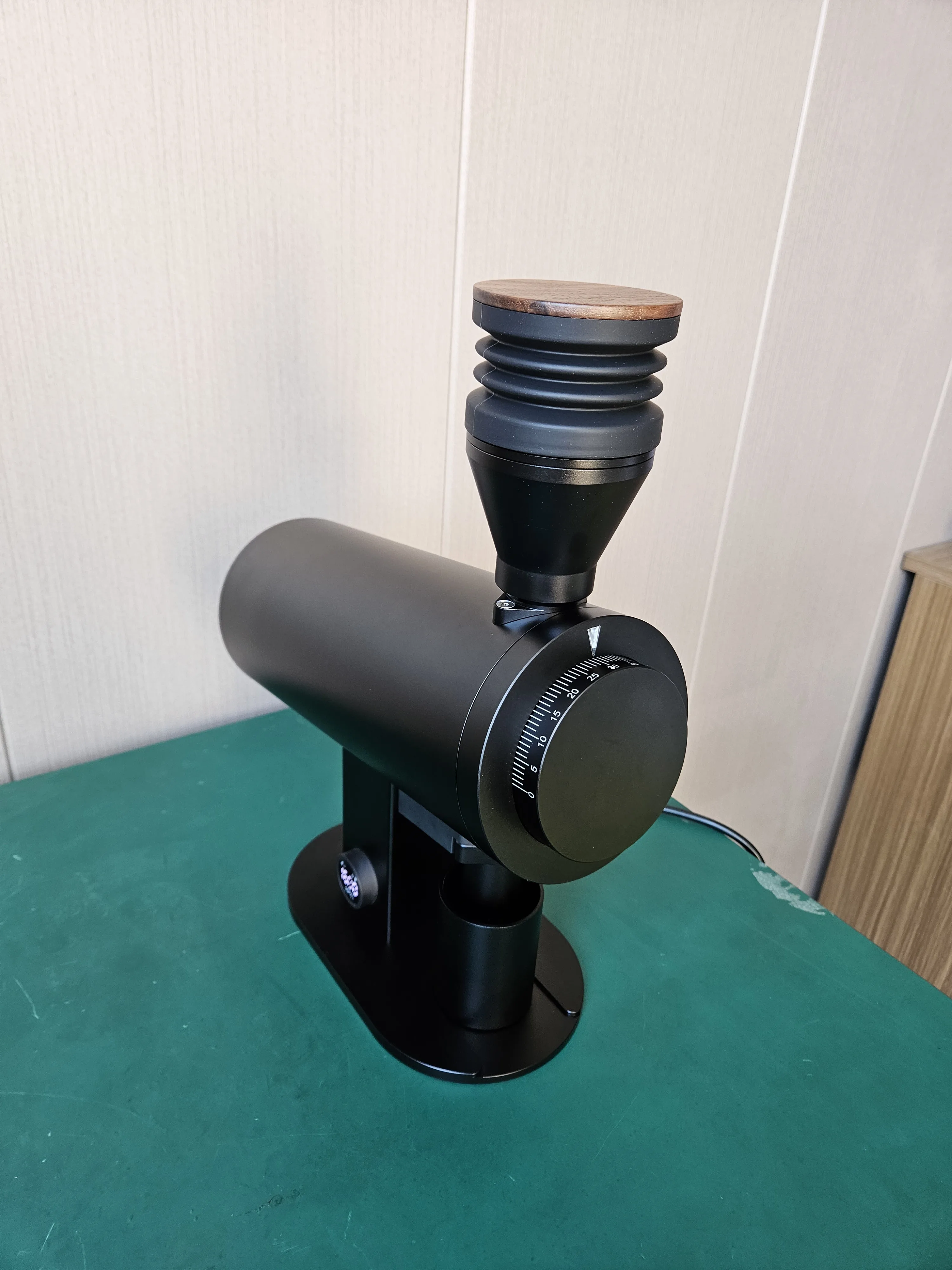 Customized color DF83v industrial coffee bean mill Flat Burr Electric Coffee Grinder