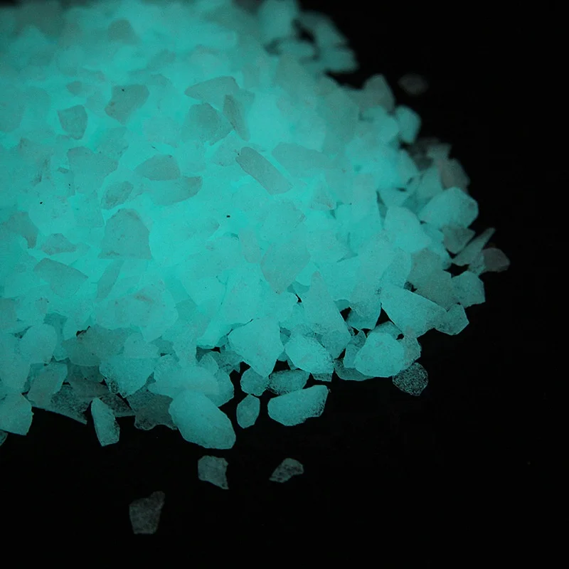 wholesale glow in the dark glass sand blue green luminous crushed glass chips for terrazzo concrete floor