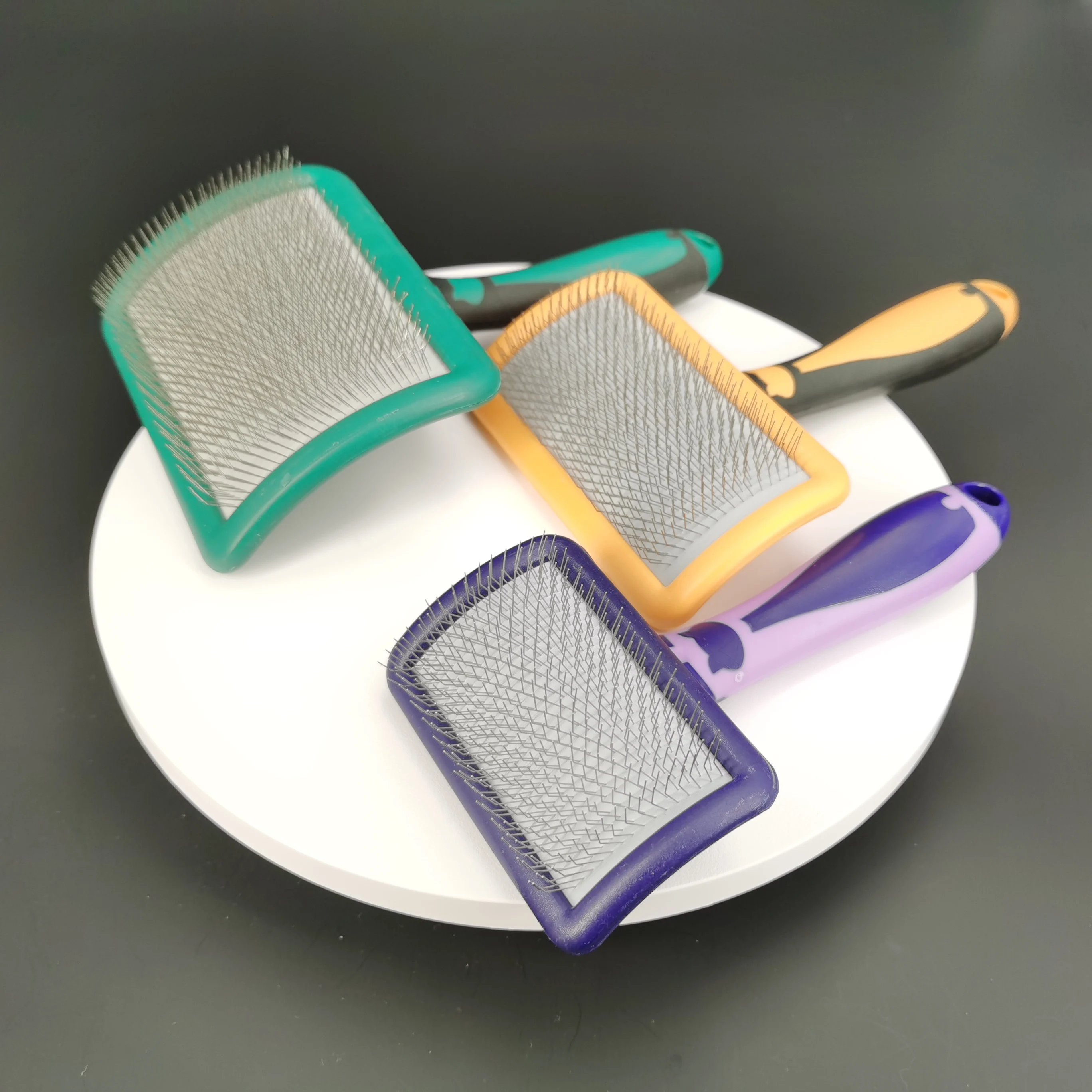 PET Slicker brosses PET Pin Curved Slicker Brush for Dogs and cats Professional dog slicker brush with Comfort Grip