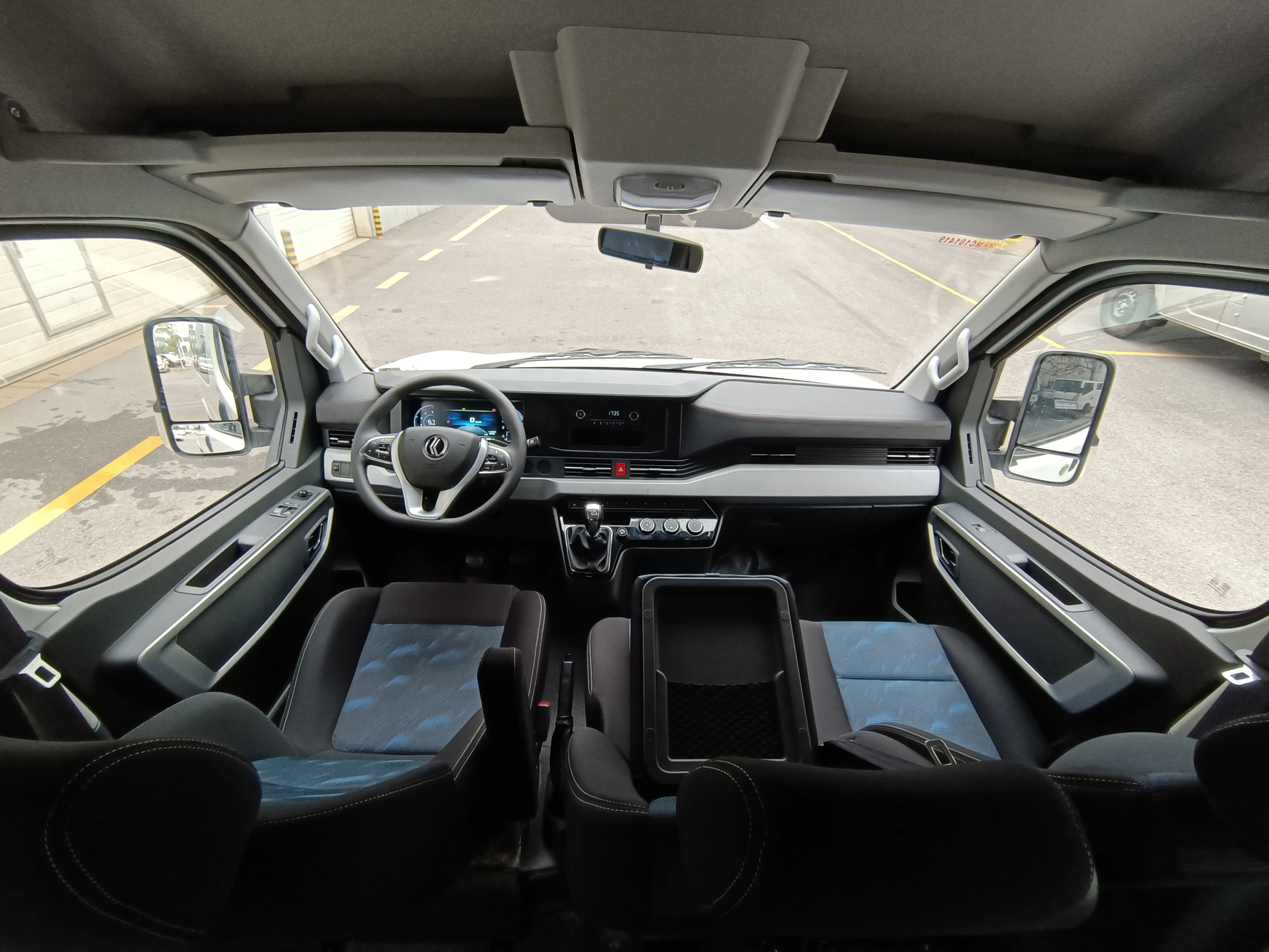 KING ONE WING VAN sprinter bus 17-23 Seats Bus mercedes sprinter van