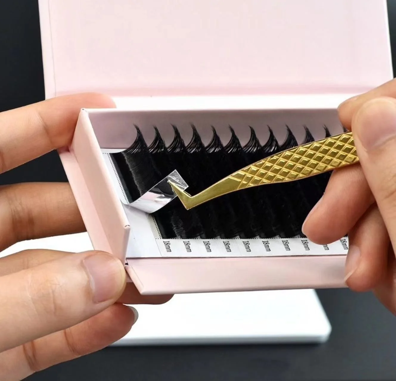 professional eyelash extension supplier auto fanning mega volume lashes extensions