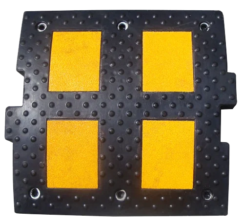 Best Selling Exported to Russia Black And Yellow Rubber Speed Hump For Driveways