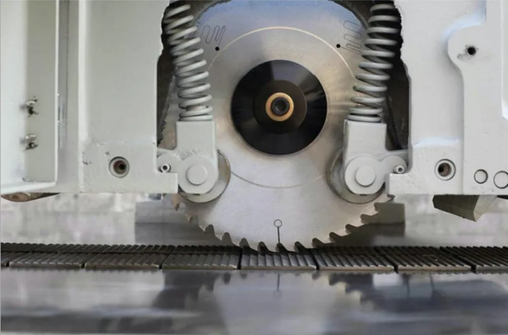 4inch thickness automatic feeding single blade rip saw MJ153/MJ163 wood edge trimming straight line rip saw