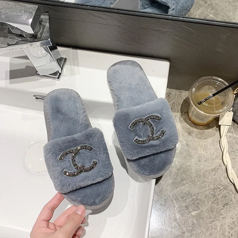 Wholesale fuzzy girls designer inspired slippers fur slippers slippers for ladies