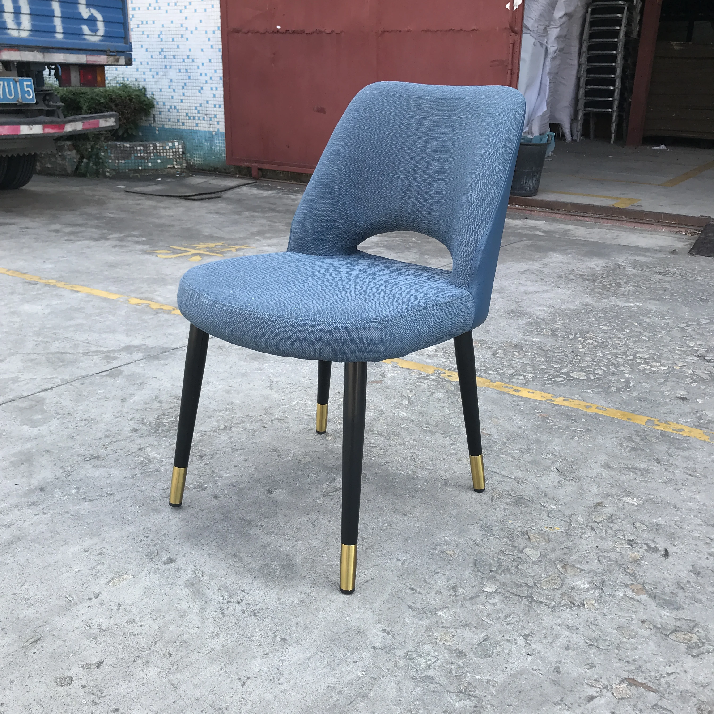MCI Modern Design Dining Chair Metal Steel Leg Velvet Upholstered Seat and Back Armchair YT0U20