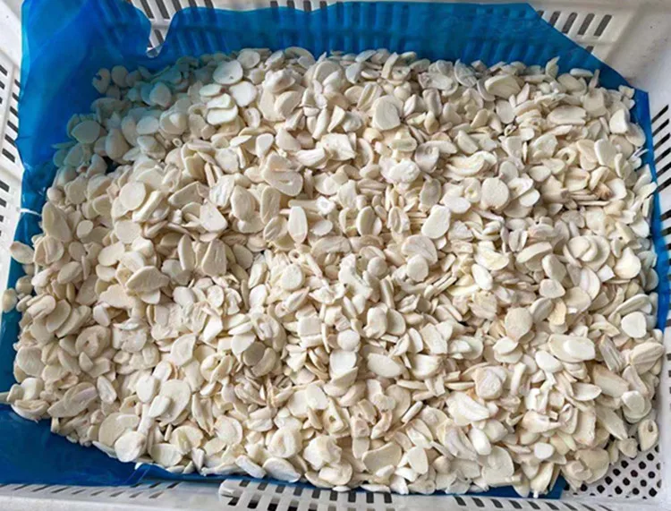 High quality with good price IQF fresh frozen garlic dices crush cloves  frozen herbs garli peeled