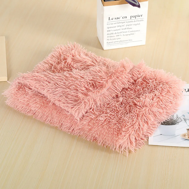 Wholesale manufacturer soft luxury plush dog blanket pink grey white pet blanket cat dog bed