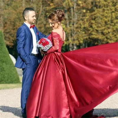 New Design Long Trail Wedding gown Long Sleeve Red Lace Evening Wedding Dress
