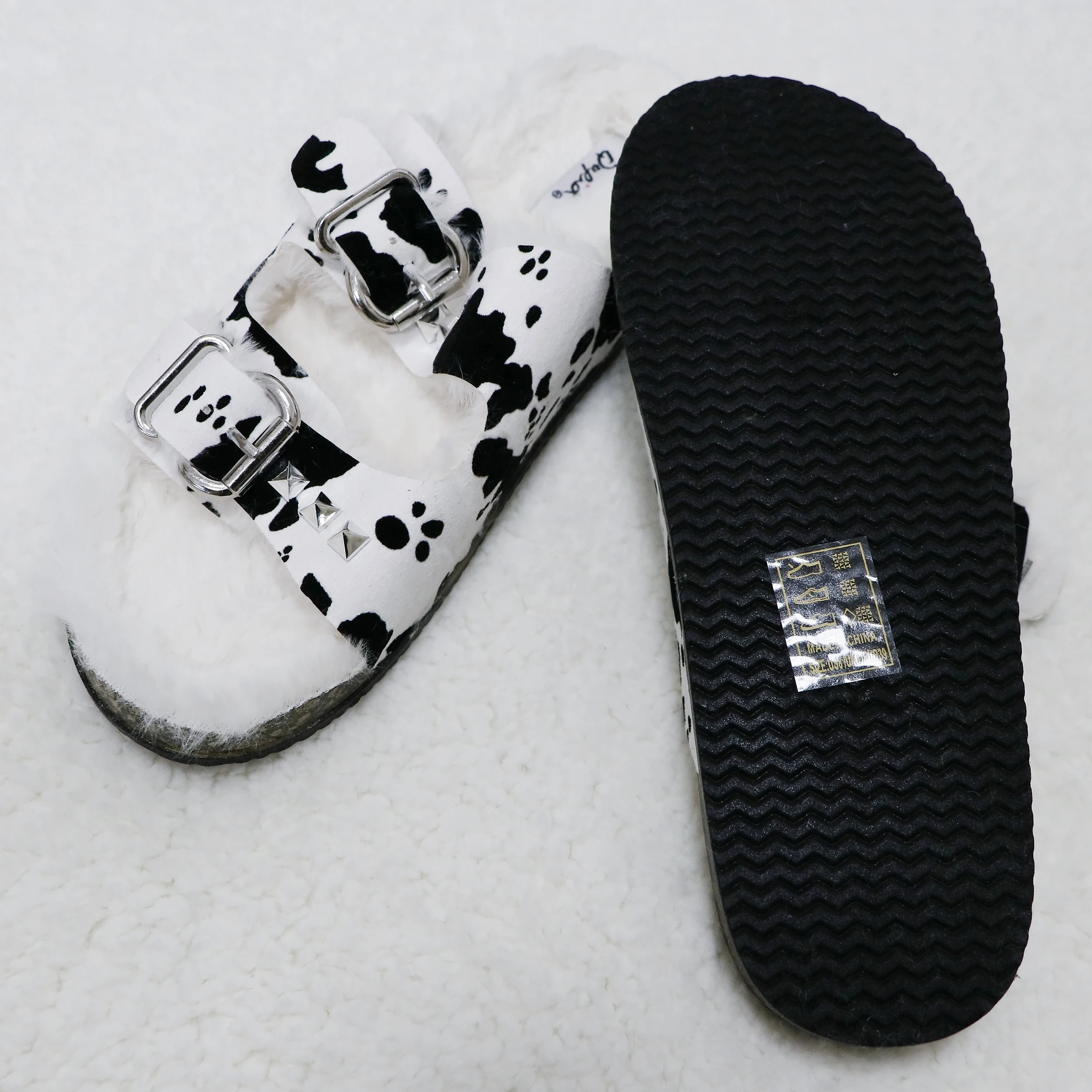 New Cow Color Leisure Flat Bottom Belt Buckle Hollow Open Toe Comfortable  Wood Cork Slippers