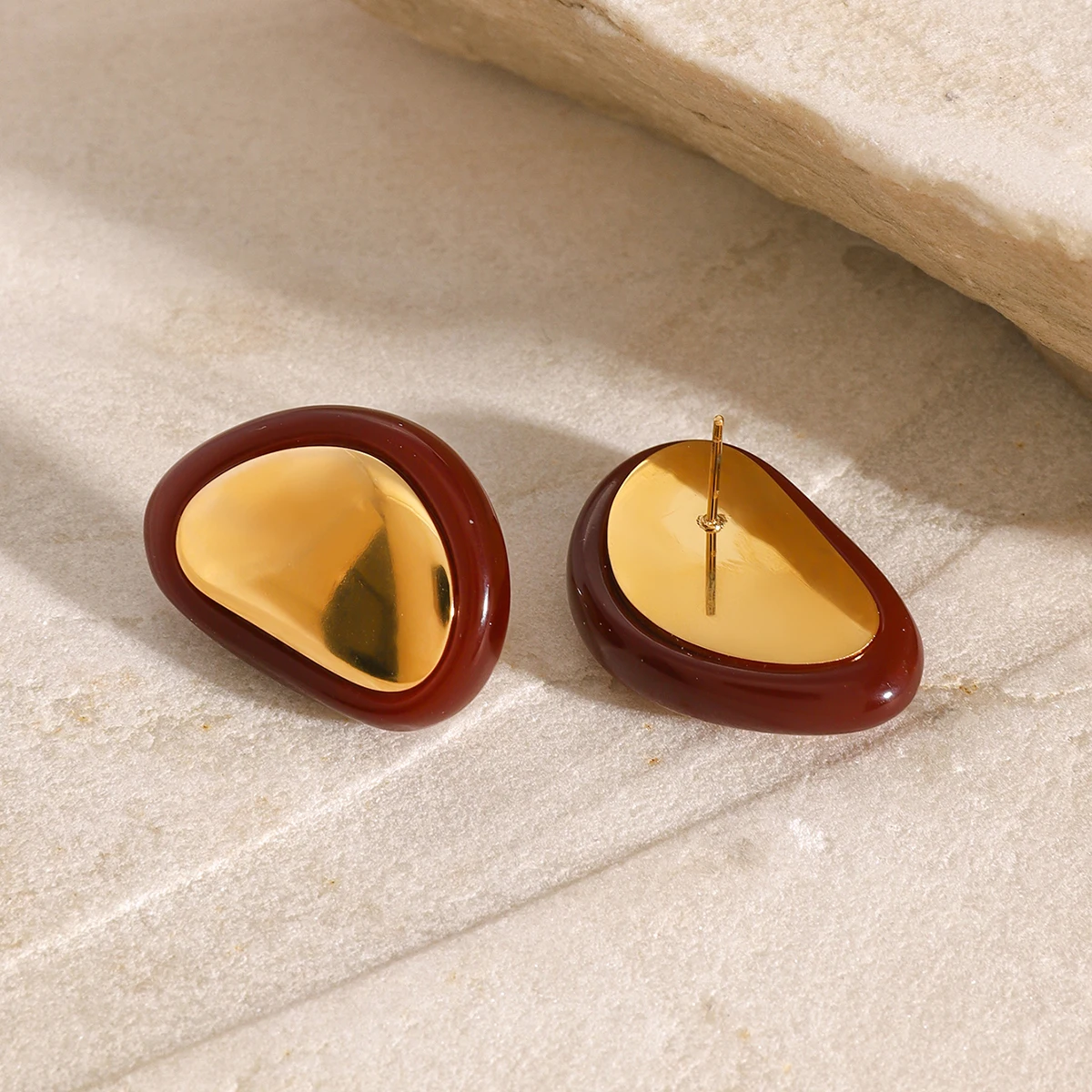 JD Design Classic Red Black Oval Drop Earring 18k PVD Gold Plated Stainless Steel Red Resin Earrings With Left and Right Sides
