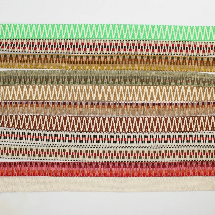 Фабричный тканевый пояс для женщин с кисточками в стиле