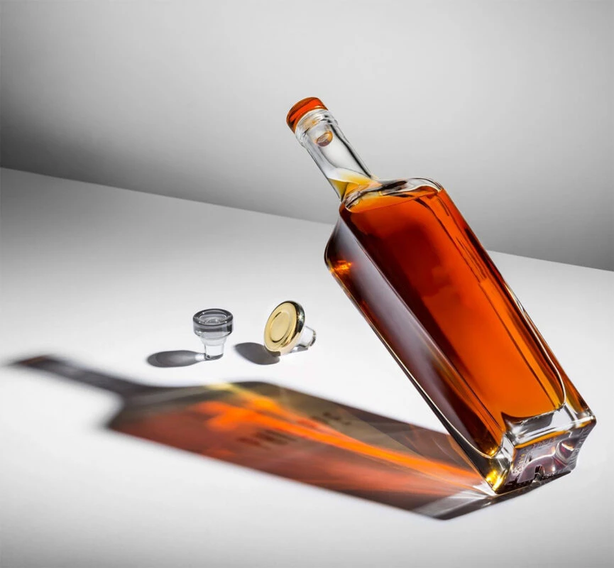 hot sale 500ml 750ml 1000ml Clear Black Nordic Round Empty Distillery Rum Whisky Spirit Gin Vodka Glass Liquor Bottle with Cork