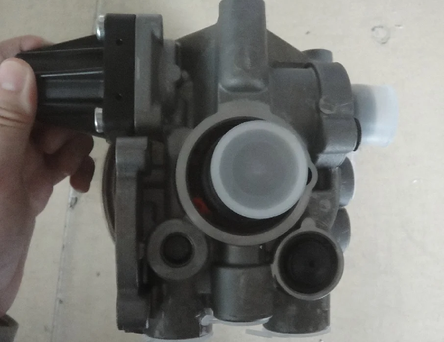 auto chassis parts 3529-00006 original air dryer for Chinese bus ZK6107HA