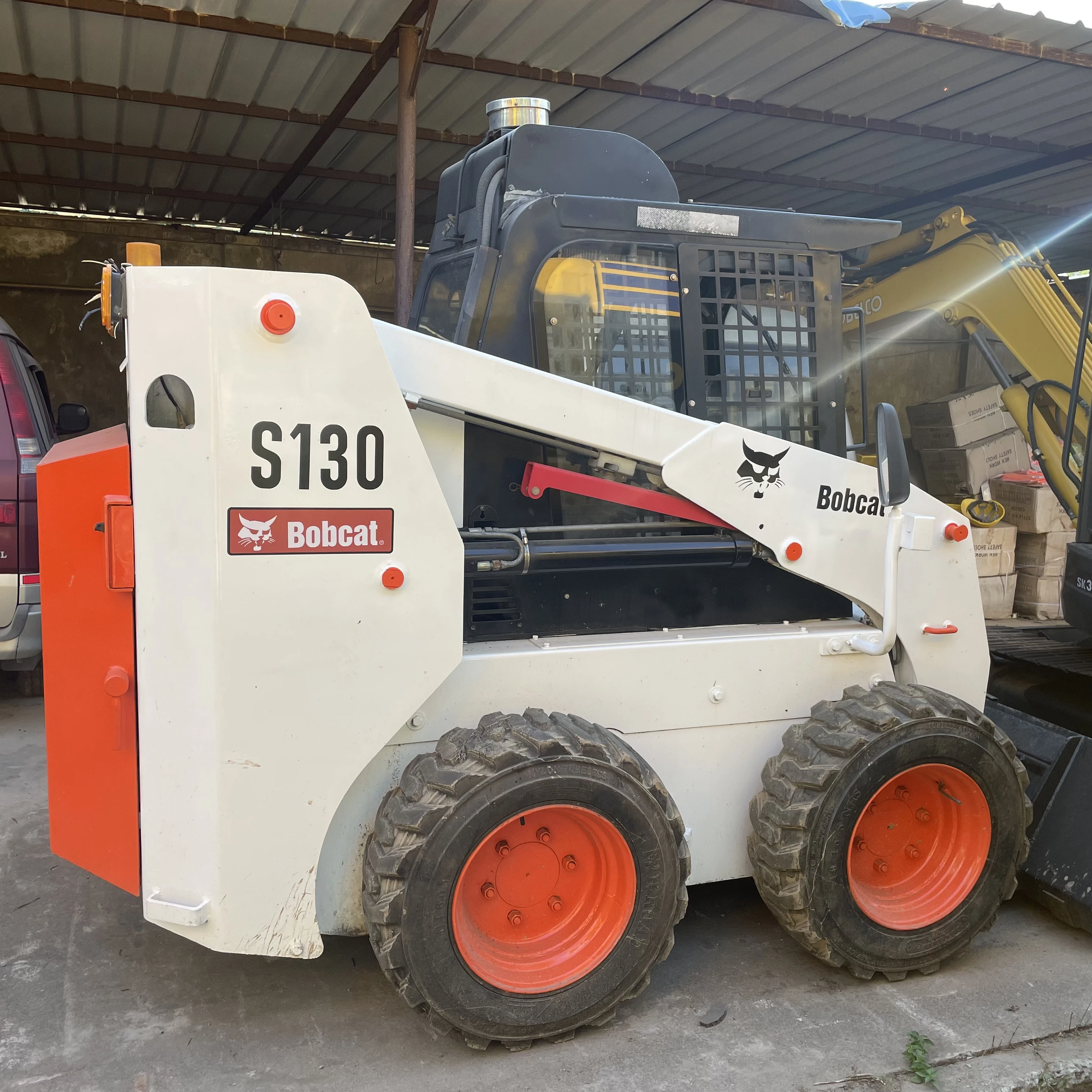 Mini small loader Bobcat S130 low price transfer