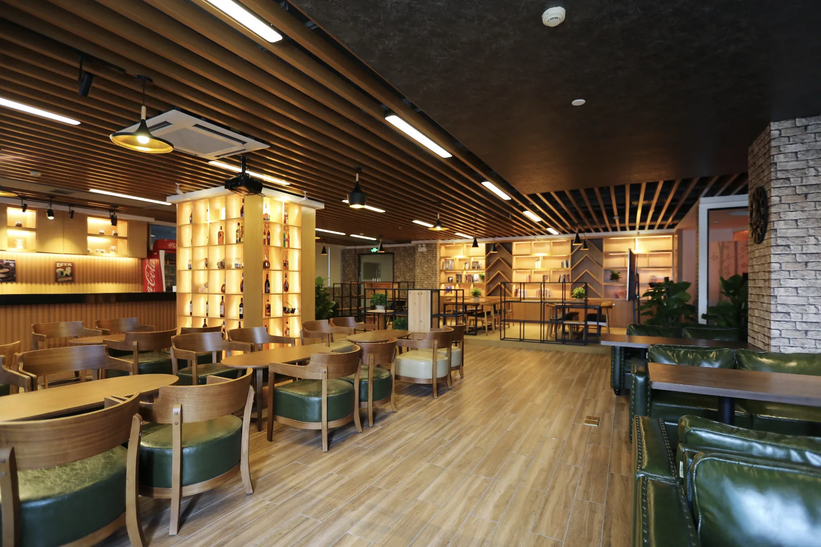 Indoor 100*50mm WPC Hollow Wood Tube Wooden Partition for Home decoration