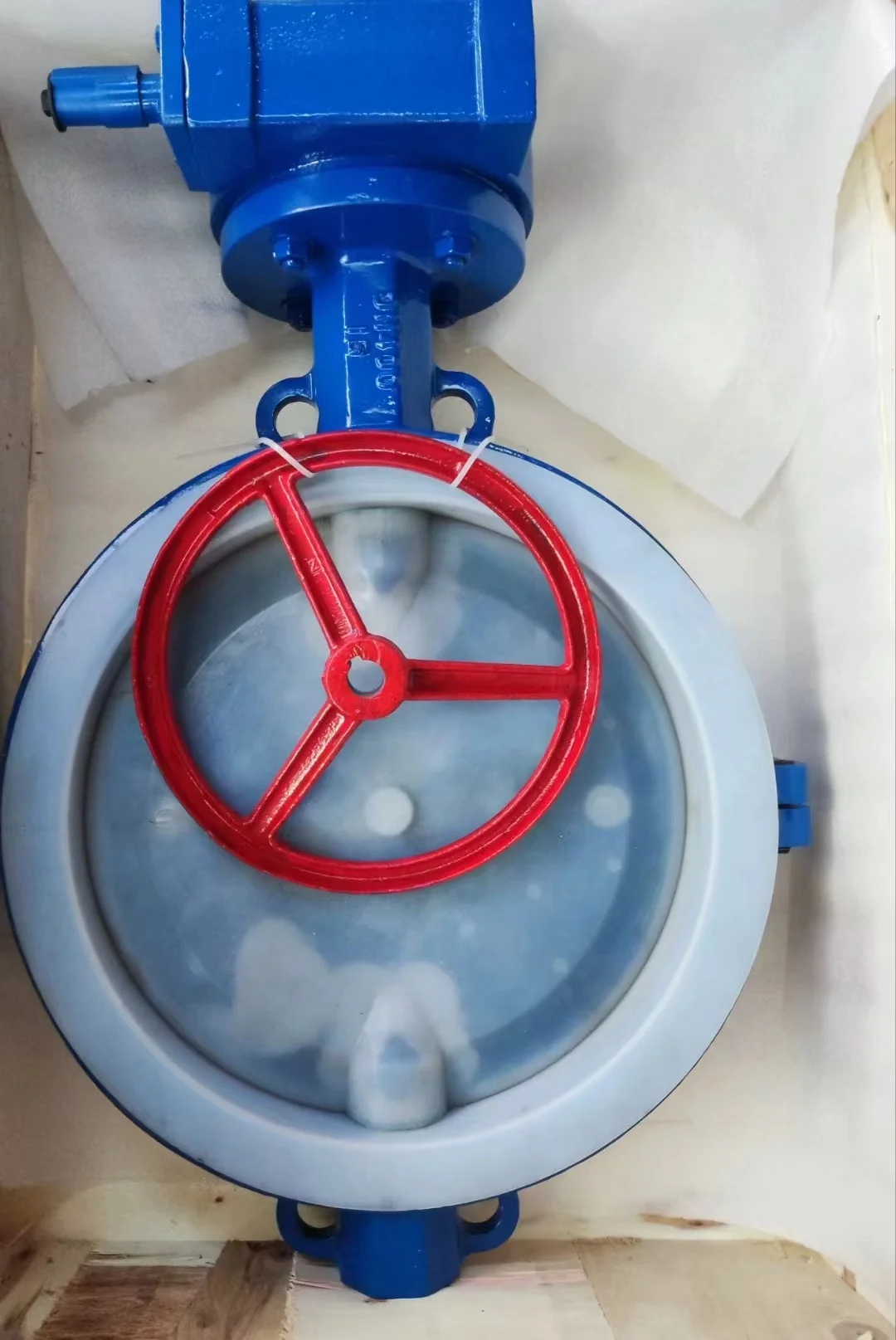 Клапан-бабочка с накладкой PTFE/PFA/FEP установкой API608 стандартное управление для ручного червячного пневматического и электрического типа