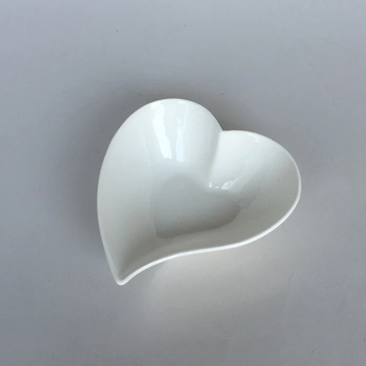 Popular design heart shape dish plate modern wedding party decor porcelain ceramic plates
