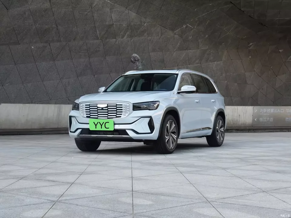 YYC in stock Geely cars Cheap Geely Binyue Cars Left Hand Drive CarModel 1.5 Turbo 177HP 5 Doors 5 Seats ev Car for Sale