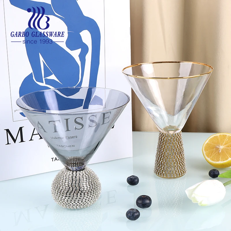 Handmade glass cup with decorative gold design V shape wine glasses bar use glassware cocktail wine glass for party