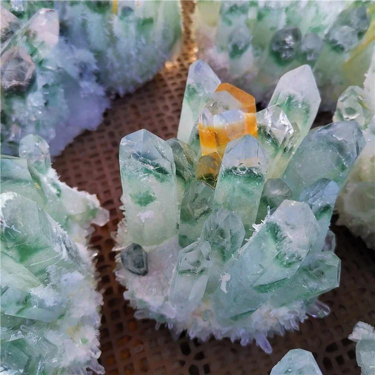 Natural Green Phantom Crystal Ghost Healing Green Garden Quartz Crystal Clusters For Sale