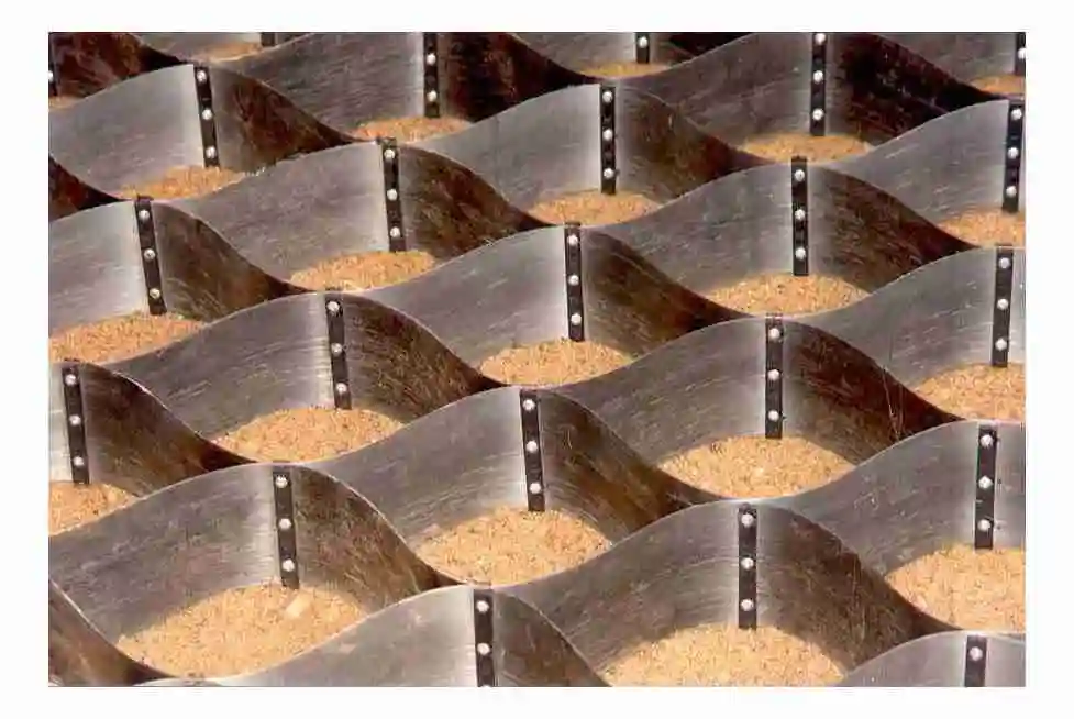 Latest Hot Sale Flexible Slope Squares Green Driveway Geocell Ground Grid For Grass