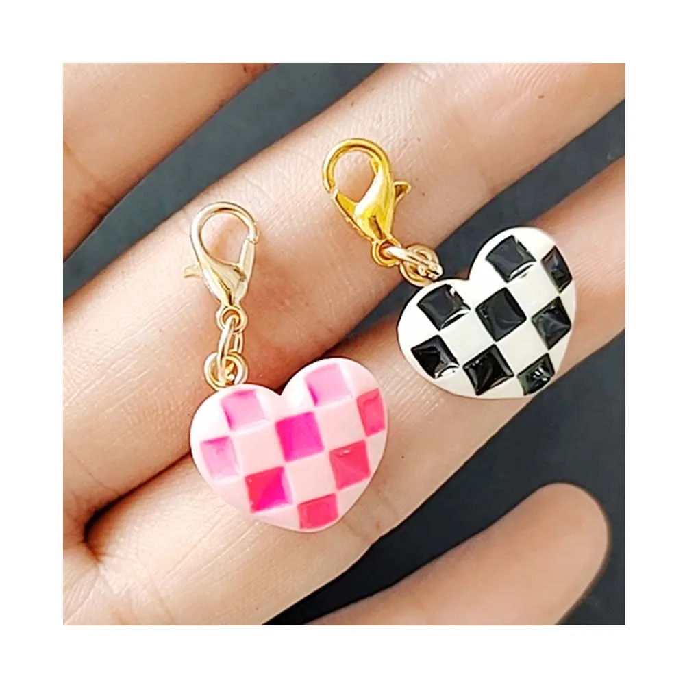 YiWu factory bulk key chain pendant other keychain resin heart beads