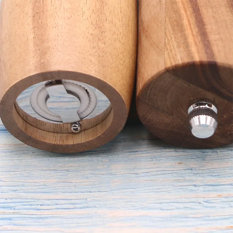 salt and pepper mill