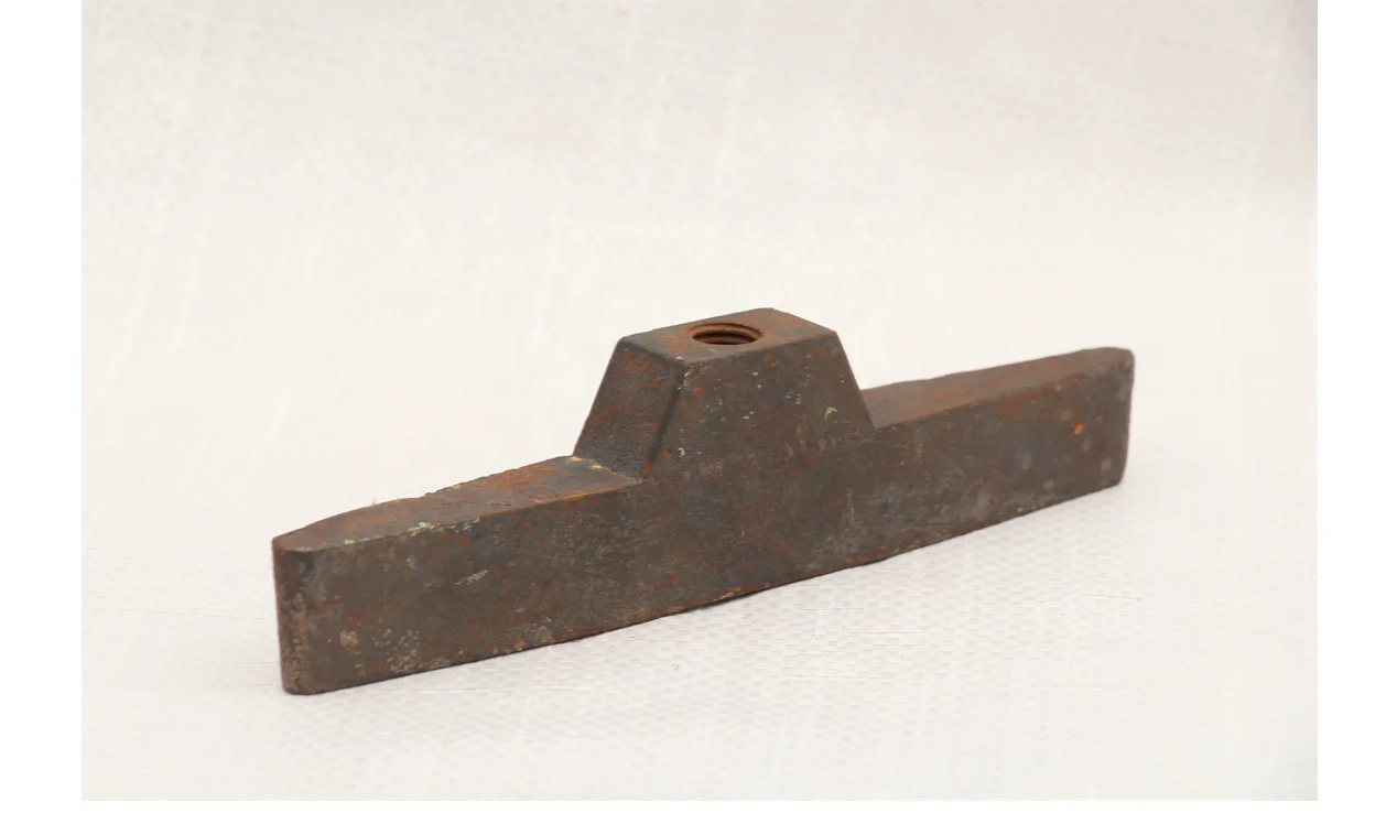 T bolt Pig Farm Iron Bolts Pig Farming Equipment