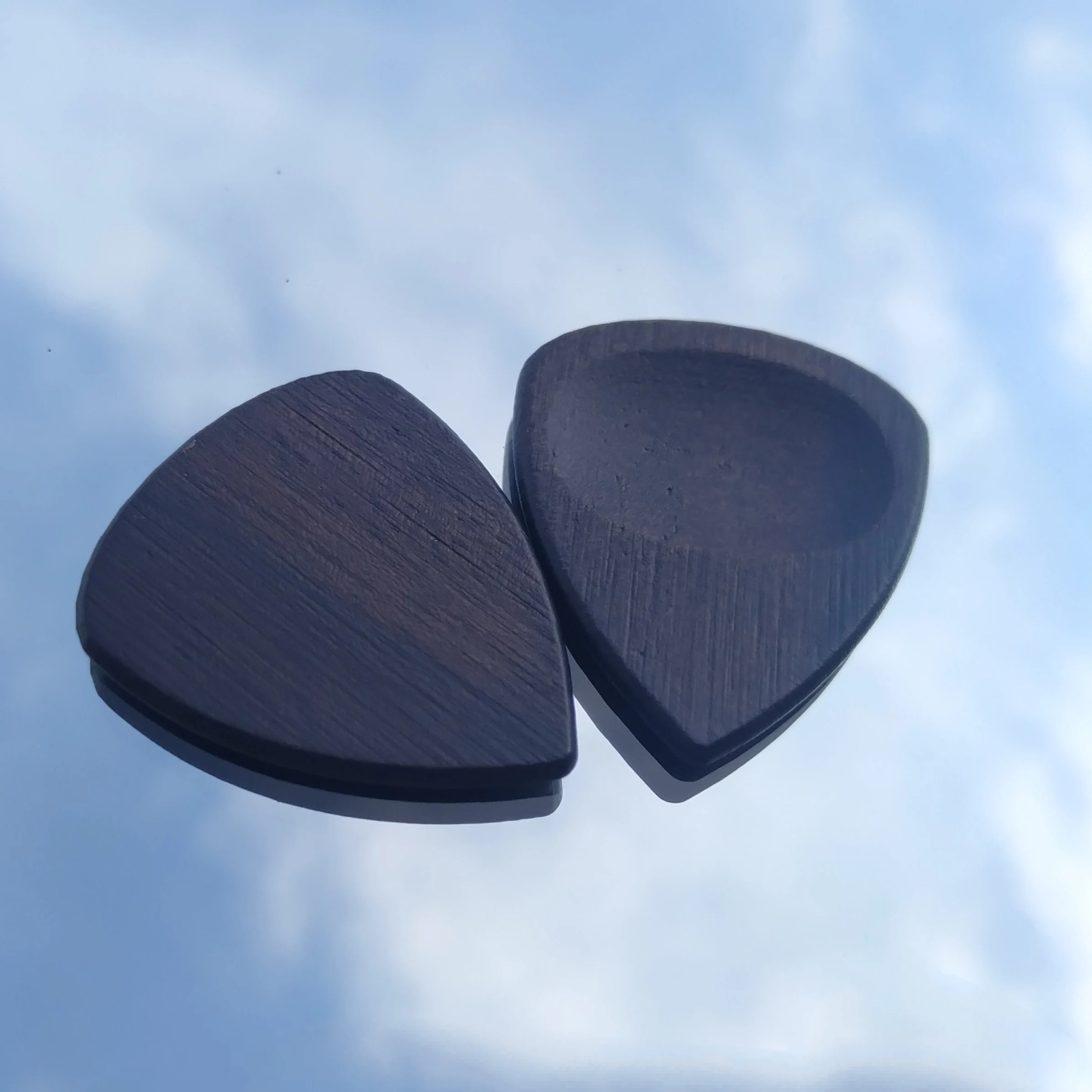 
Factory Direct Customized Rectangular Stylish Guitar / bass / ukuleli plucking solid wood pick can be sculpture LOGO 