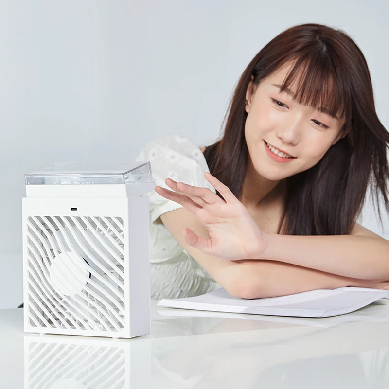 New arrival long battery life lightweight portable water sprayer mini cooler water mist fan