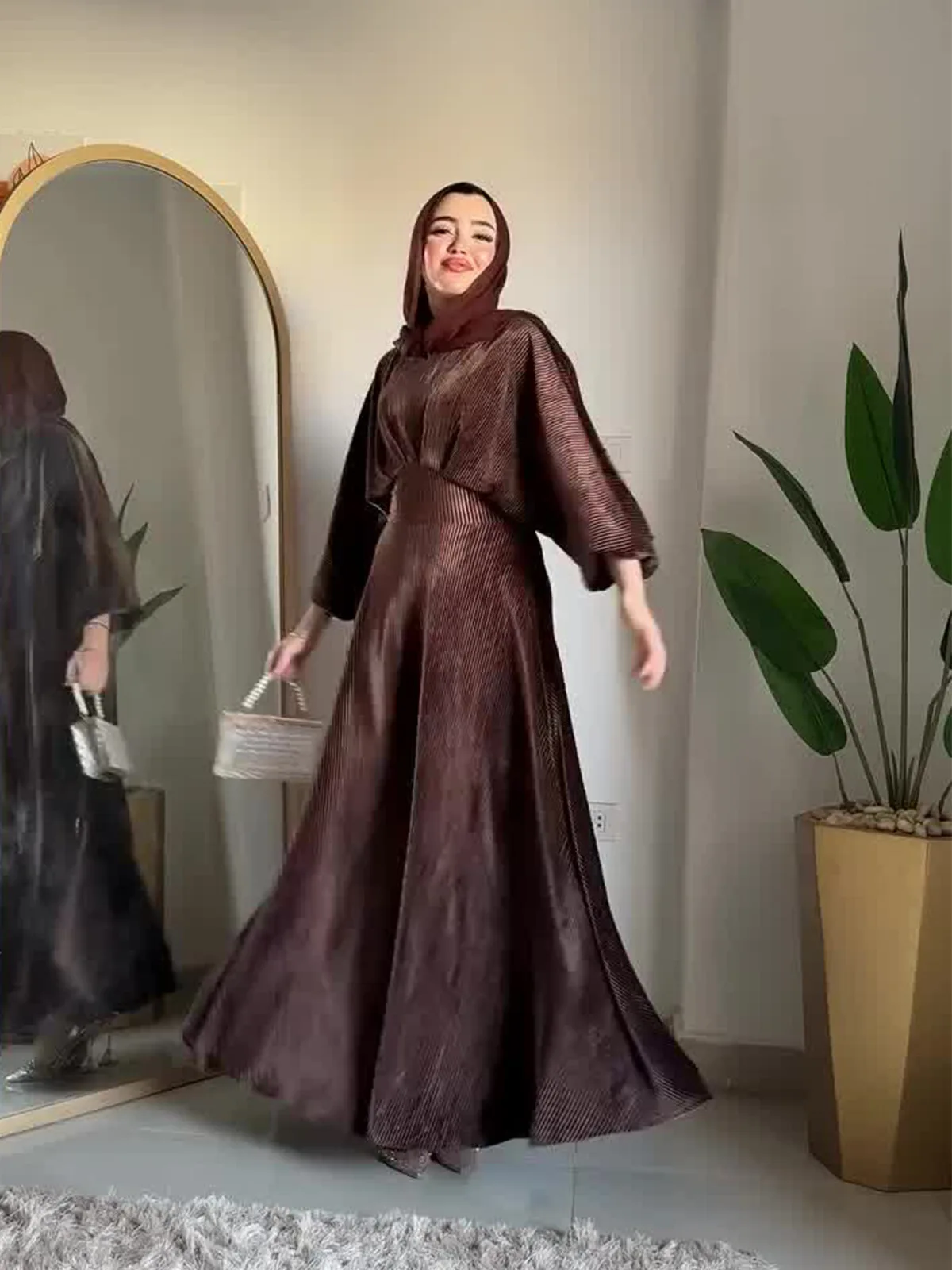 New Elegant Muslim Islamic Women Clothes Fashion Bat Sleeves Pleated Long Dresses Ramadan Abaya Femme Robes Dubai Evening Dress