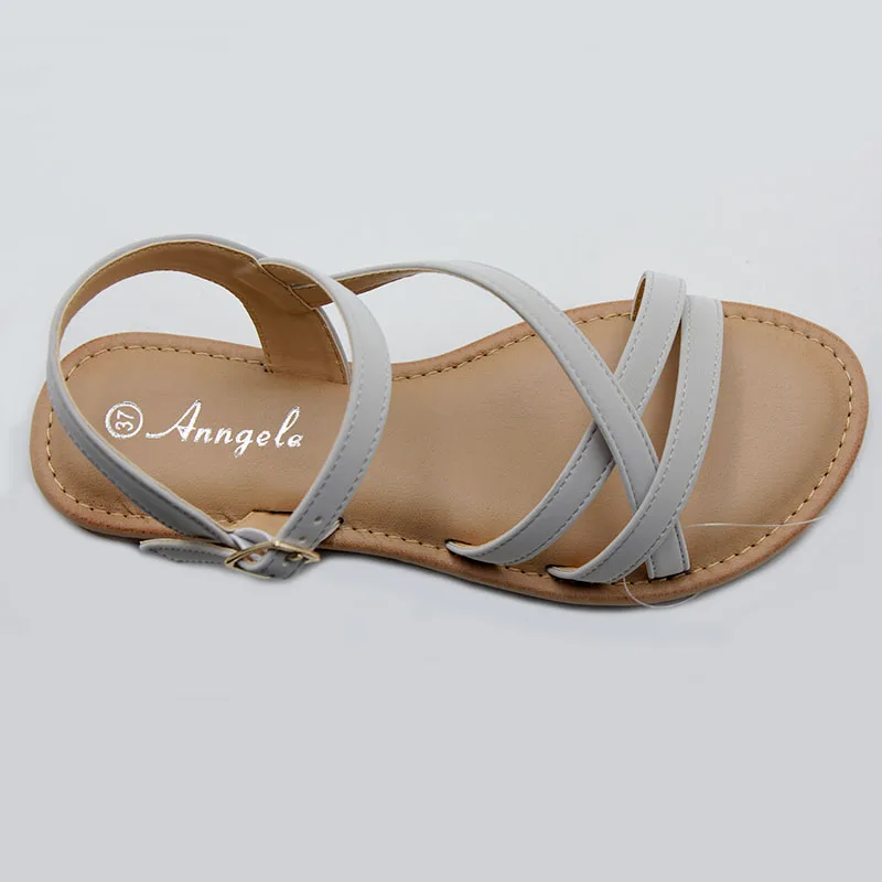 Женские летние сандалии на плоской подошве