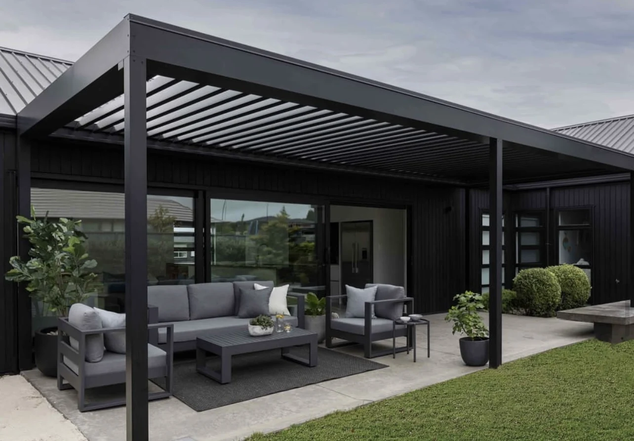 Automatic Control Roller Shades Wind Resistance outdoor waterproof Garden Sunshade Pergola