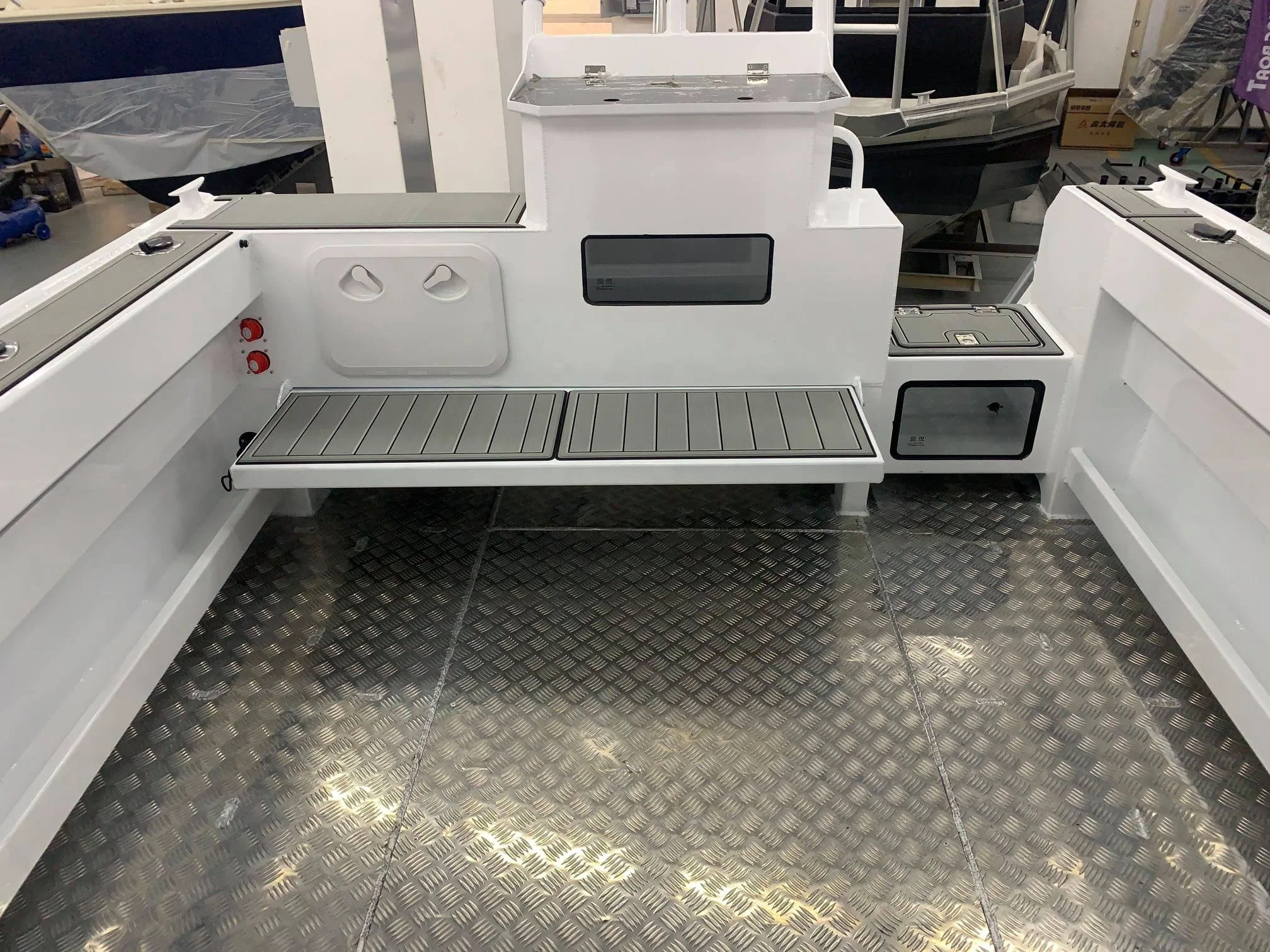 7,5 м алюминиевая лодка с закрытой кабиной