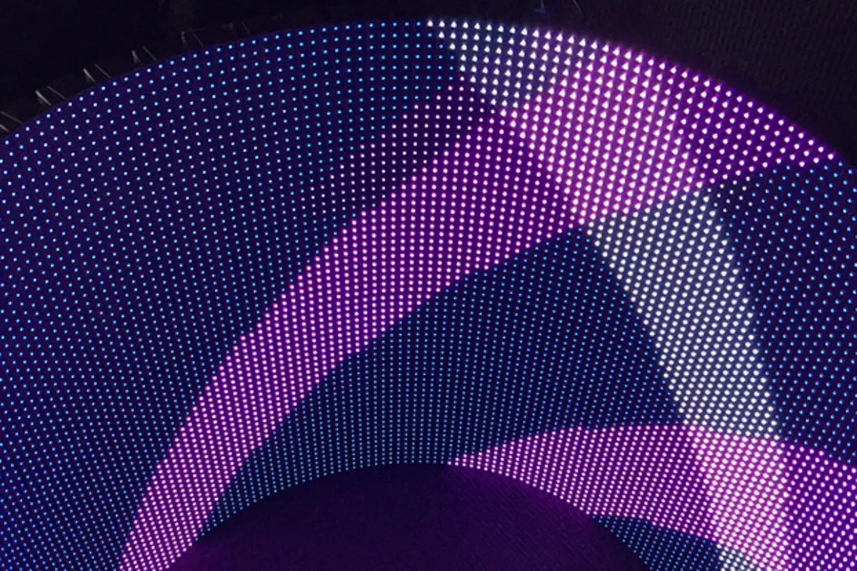 4K High Resolution Flexible LED Soft Curved Panel Screen P5 Indoor Application Annular Rolling Display