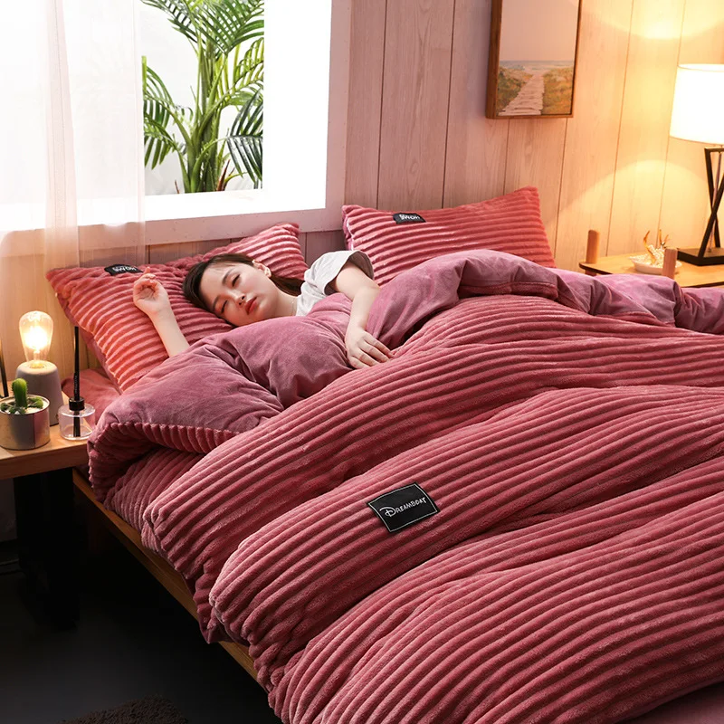Factory Hot Sale coral velvet quilt cover set modern simple pure color four piece set autumn and winter thickened bedding set