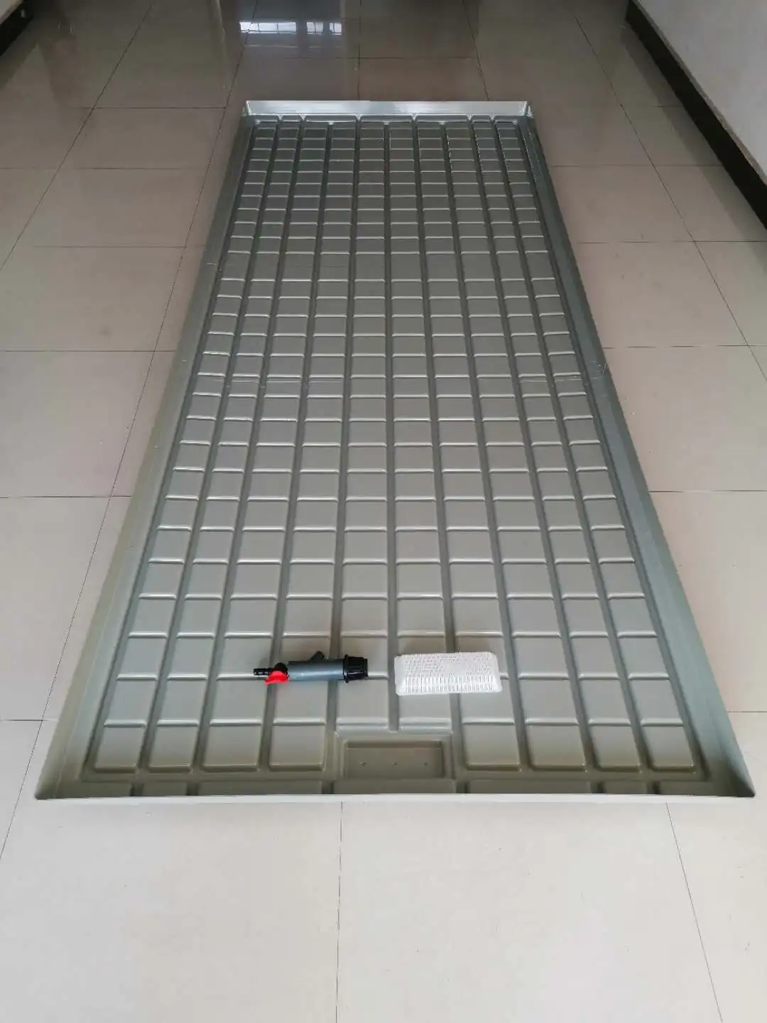 Ebb and Flood Rolling Beach Tray and Tray drain