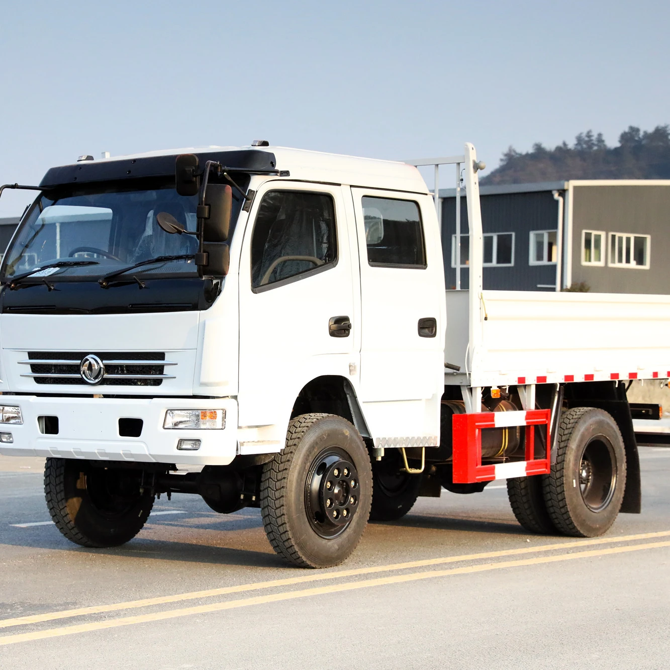 Совершенно новый Dongfeng с двойной кабиной 3 тонны 5 тонн самосвал для продажи