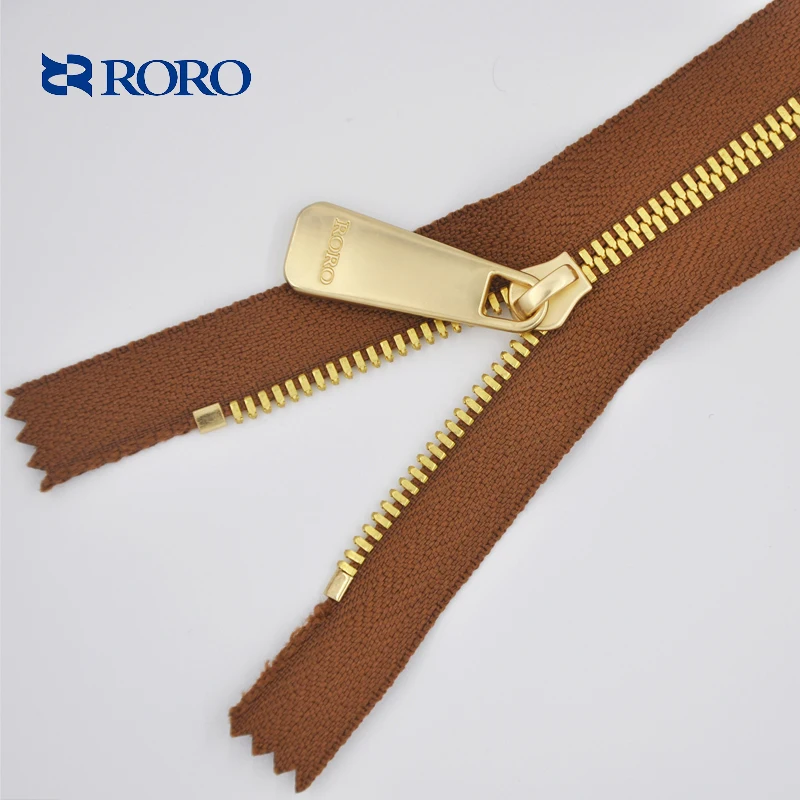 
Customised Matte Gold Double Dot Zipper 4 Inch Silver Buttons And Printed Tape 65Cm60Cm Chain Runner Reverse Clothing Jackets 