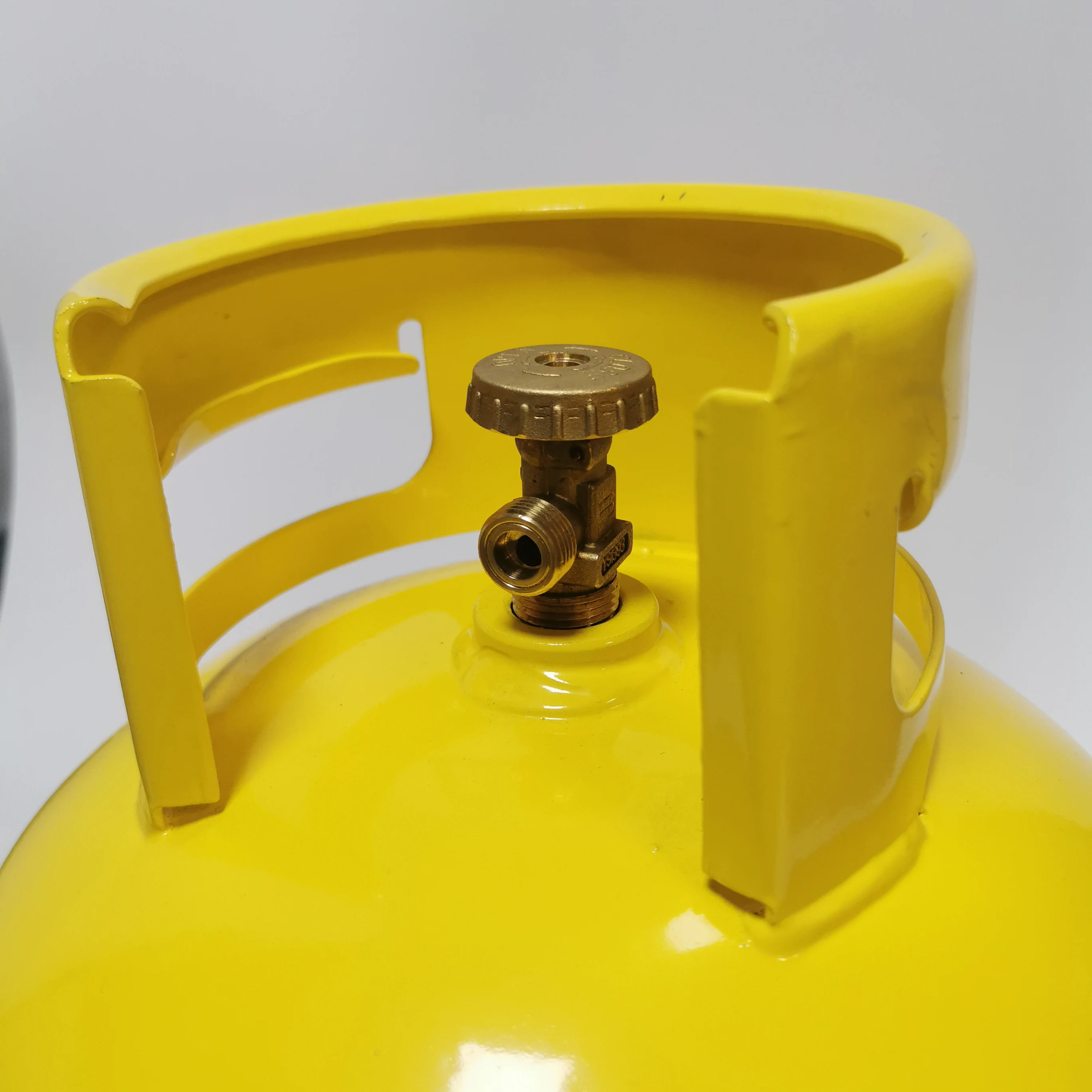 Refilling Propane Gas Tank 11kg LPG Cylinder for Southeast Asia