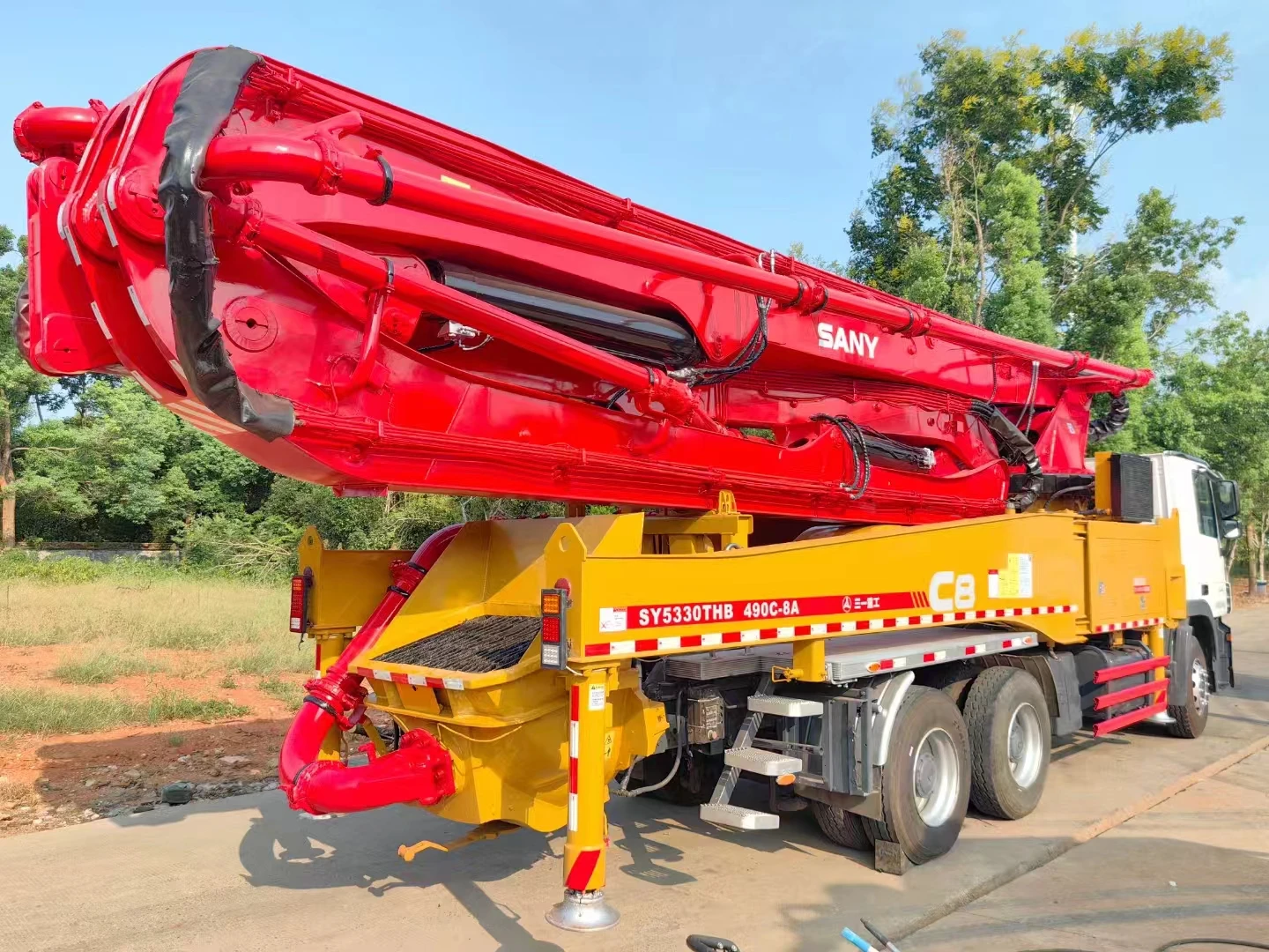 13 year premium remanufactured SYM5330THB Mercedes 49m hydraulic cement concrete pump, with engine as the core component