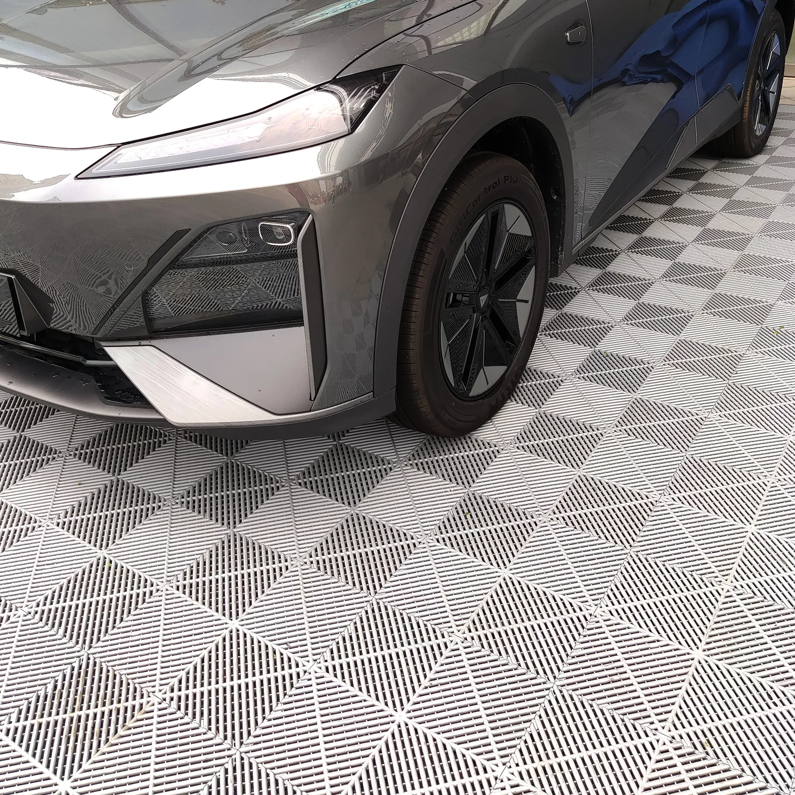 Non-slip Plastic Interlocking Garage Floor Tiles, Indoor Vented Garage Floor Tiles, for Car Wash Room, Workshops