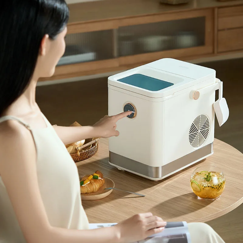 2023 New Crystal Ball Household Ice Maker Home small Portable Mini Ice Cube Maker Machine