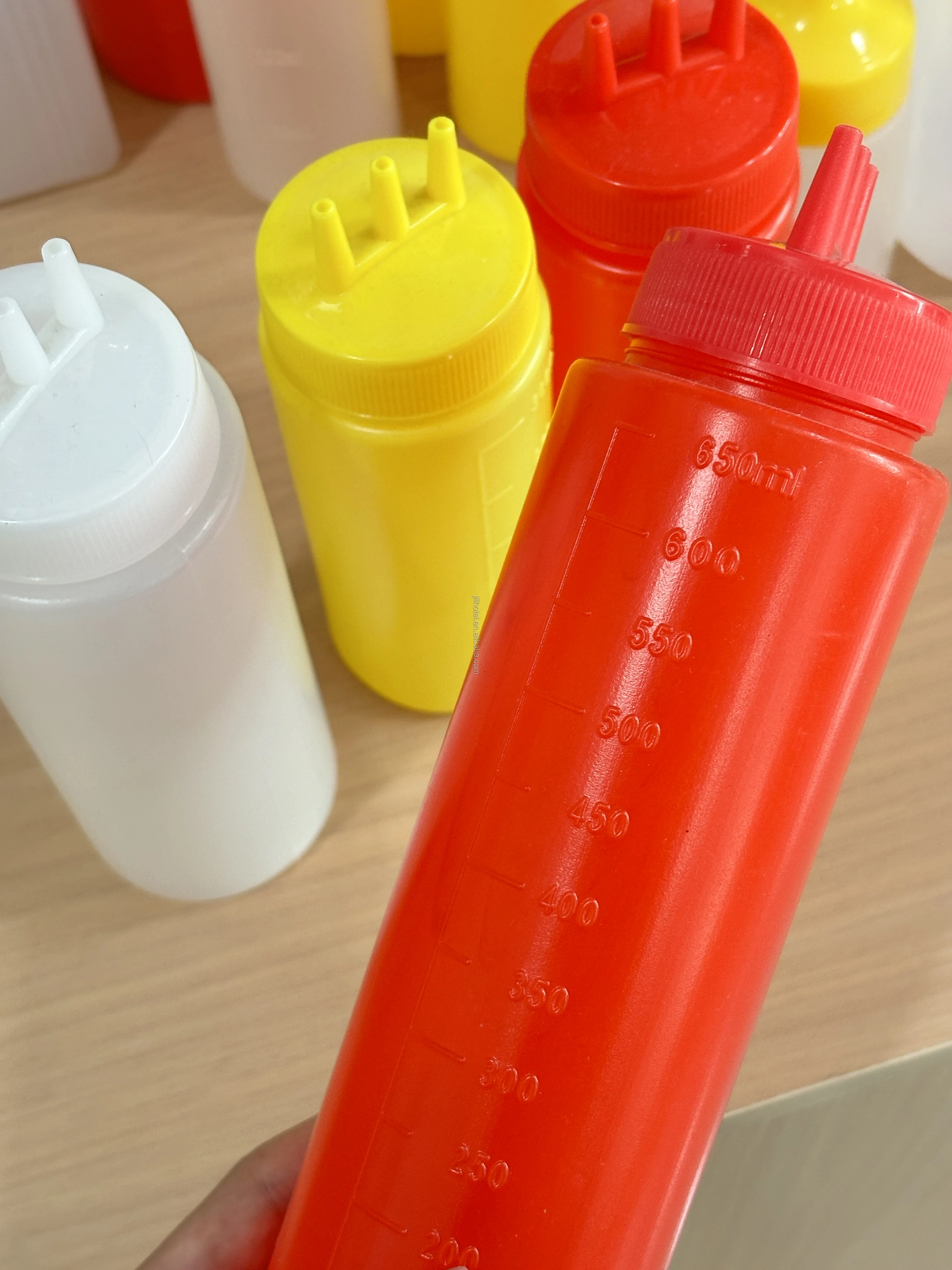 3-Hole Squeeze Bottle for Ketchup Mustard Salad Dressing Seasoning for Family Restaurant Bakery Hotel Supplies