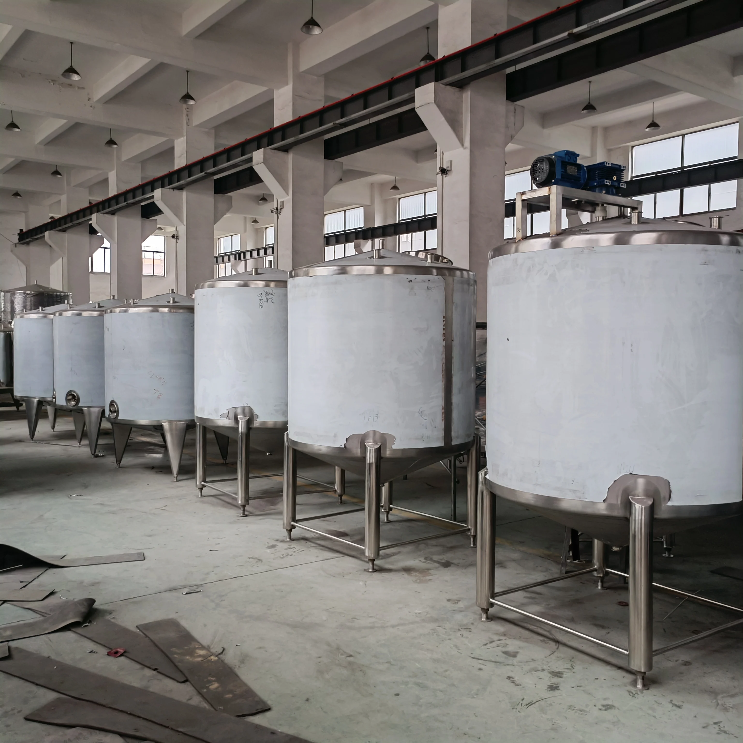 High Quality 300-5000l Stainless Steel Electric Heating Mixing Tank Holding Tank With Agitator